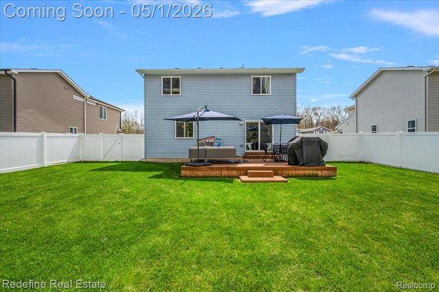 310 Fountain Park Drive, Waterford Charter Township, MI 48327