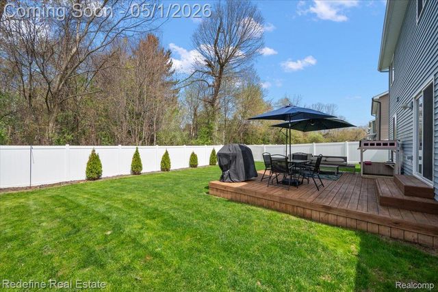 310 Fountain Park Drive, Waterford Charter Township, MI 48327
