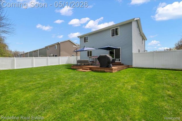 310 Fountain Park Drive, Waterford Charter Township, MI 48327