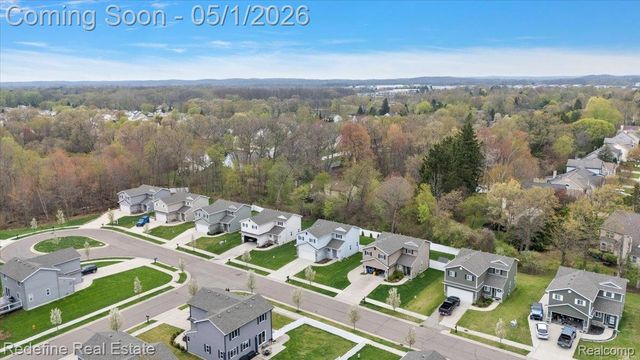 310 Fountain Park Drive, Waterford Charter Township, MI 48327