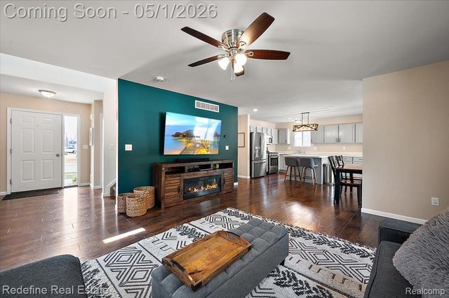 310 Fountain Park Drive, Waterford Charter Township, MI 48327