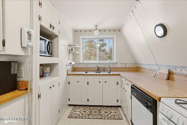 4707 Strawberry Road, Kenai, AK 99611