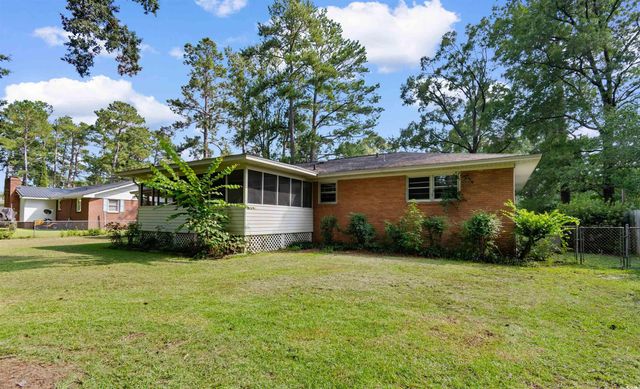 1706 Sherwood Dr., Conway, SC 29526