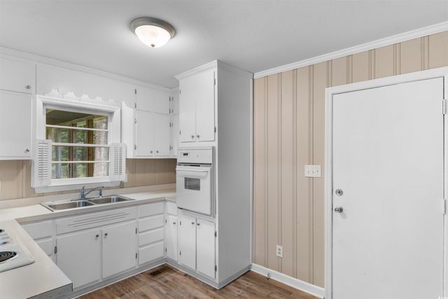 1706 Sherwood Dr., Conway, SC 29526