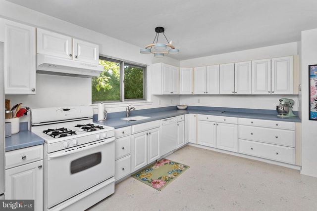 2025 WHATLEY RD, Hamilton, NJ 08690