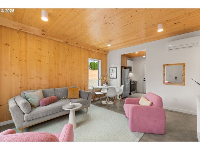 3738 Se Harvey St 1, Milwaukie, OR 97222