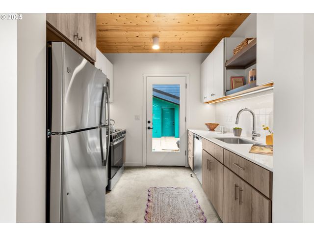 3738 Se Harvey St 1, Milwaukie, OR 97222