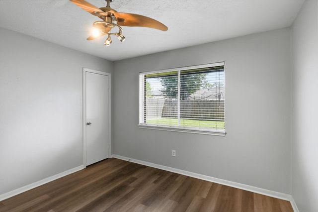 215 Black Rock Road, Houston, TX 77015