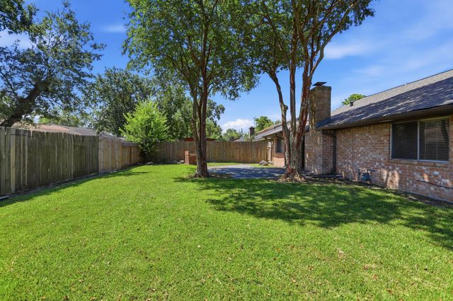 215 Black Rock Road, Houston, TX 77015