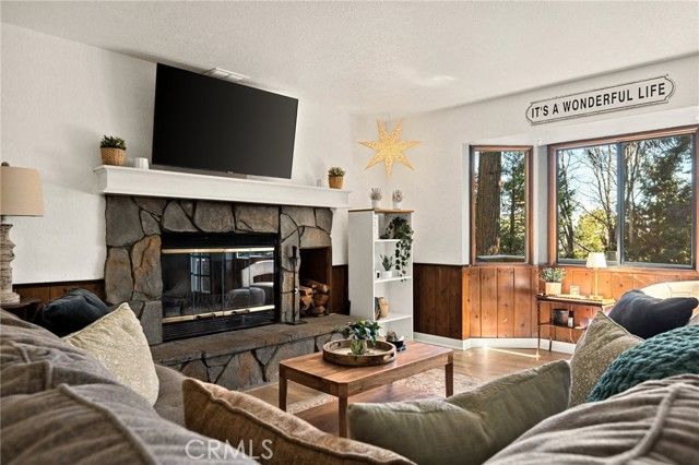 583 W Victoria Court, Lake Arrowhead, CA 92352