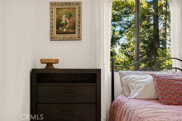 583 W Victoria Court, Lake Arrowhead, CA 92352