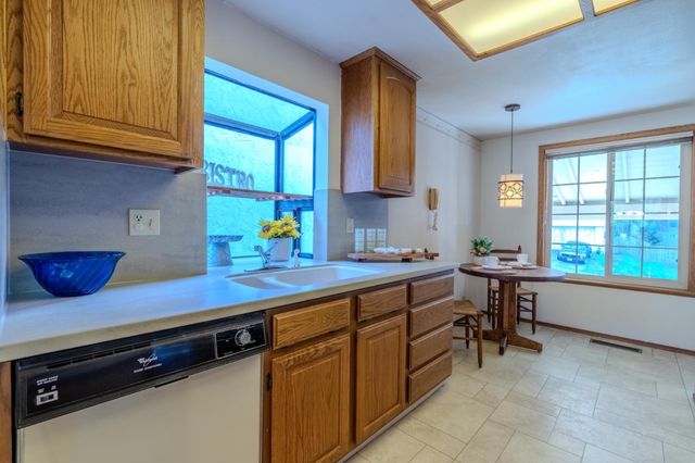 810 Saint Lawrence Drive, Pacifica, CA 94044