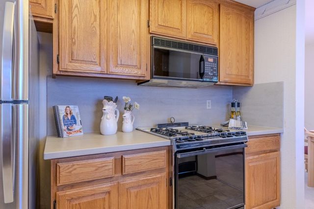 810 Saint Lawrence Drive, Pacifica, CA 94044