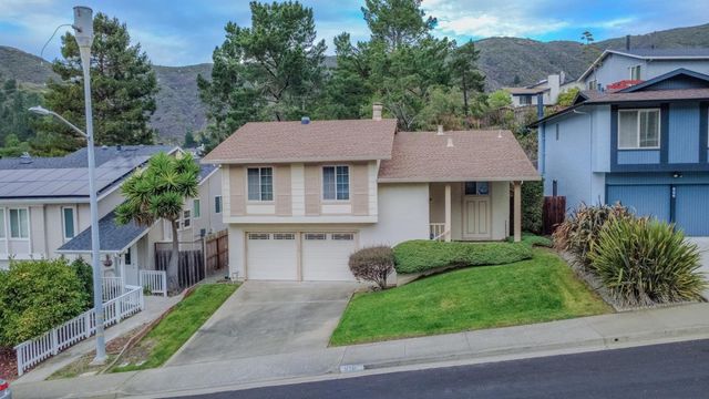 810 Saint Lawrence Drive, Pacifica, CA 94044