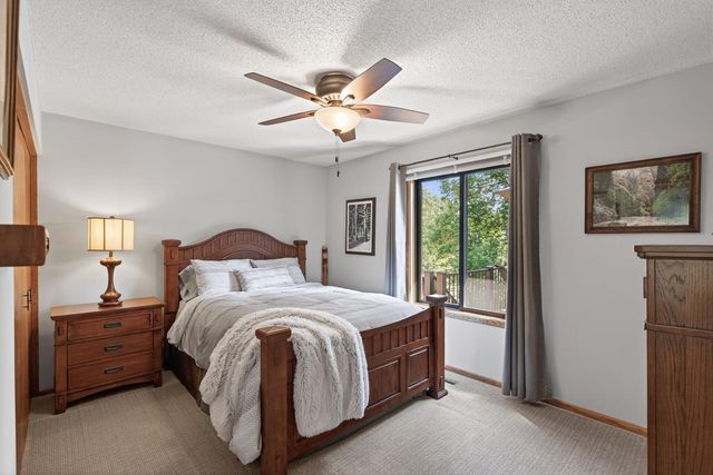 4500 Ranchview Lane N, Plymouth, MN 55446