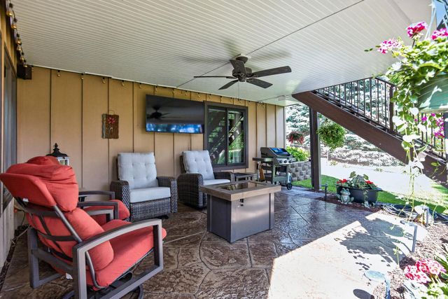 4500 Ranchview Lane N, Plymouth, MN 55446