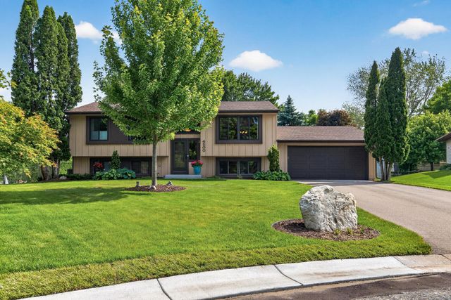 4500 Ranchview Lane N, Plymouth, MN 55446