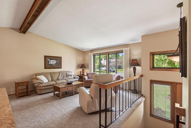 4500 Ranchview Lane N, Plymouth, MN 55446