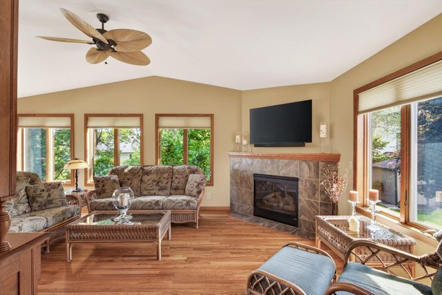 4500 Ranchview Lane N, Plymouth, MN 55446