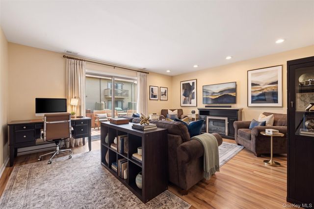 100 Daly 1613, Oceanside, NY 11572