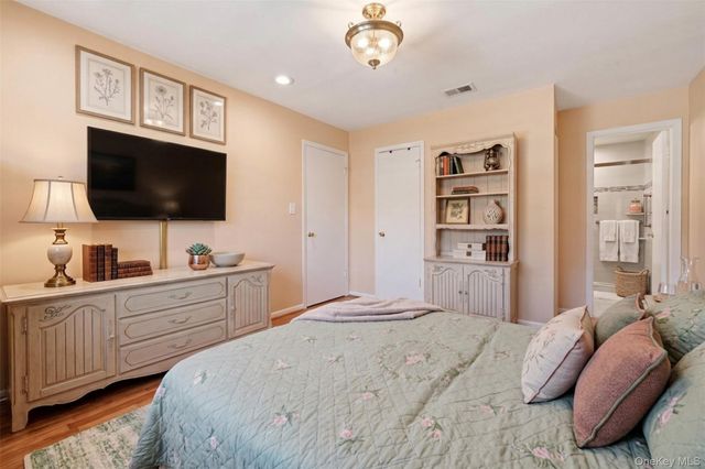 100 Daly 1613, Oceanside, NY 11572