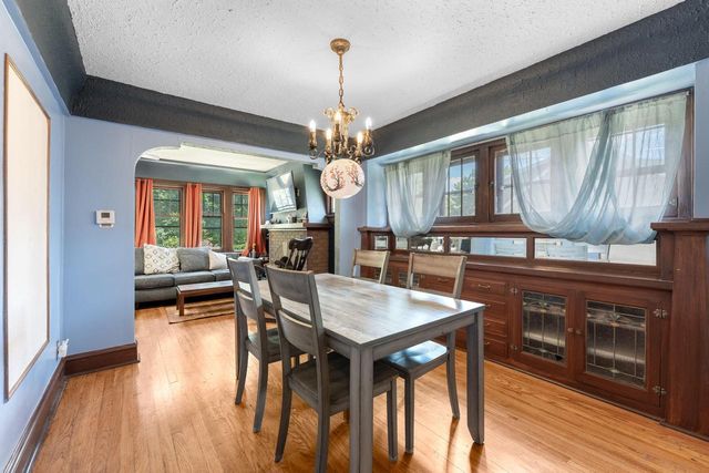 2719 E Holmes AVENUE, Cudahy, WI 53110
