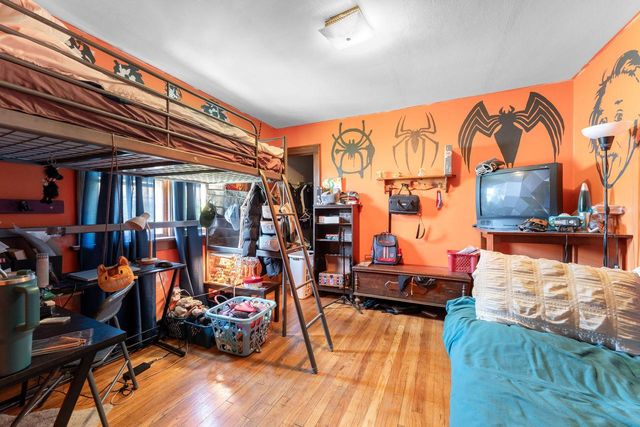 2719 E Holmes AVENUE, Cudahy, WI 53110