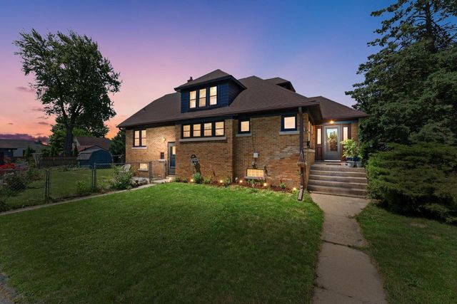 2719 E Holmes AVENUE, Cudahy, WI 53110