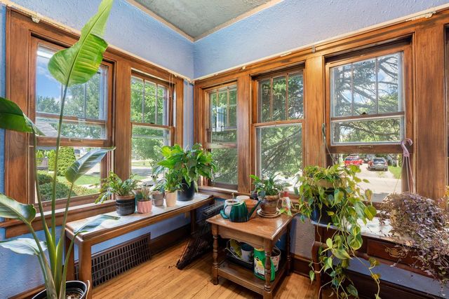 2719 E Holmes AVENUE, Cudahy, WI 53110