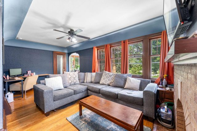 2719 E Holmes AVENUE, Cudahy, WI 53110