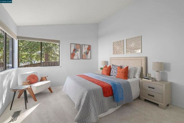 2 Donegal Way, Martinez, CA 94553