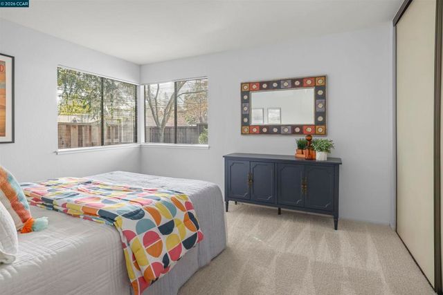 2 Donegal Way, Martinez, CA 94553