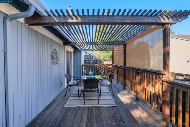 2 Donegal Way, Martinez, CA 94553