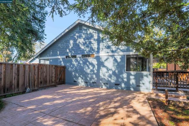 2 Donegal Way, Martinez, CA 94553
