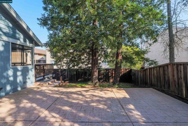 2 Donegal Way, Martinez, CA 94553