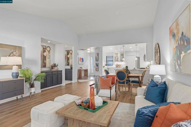 2 Donegal Way, Martinez, CA 94553