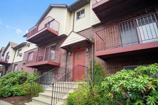 1 Royal Crest 12, Randolph, MA 02368