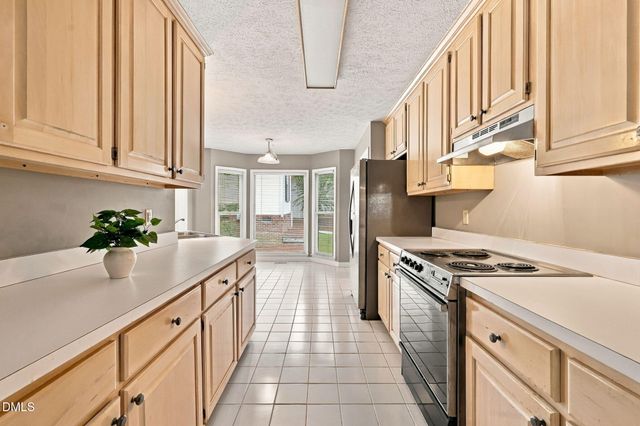 5516 Kenmure Place, Fayetteville, NC 28311