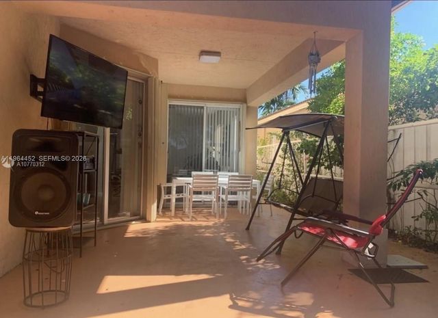 2240 NE 37th Ter, Homestead, FL 33033