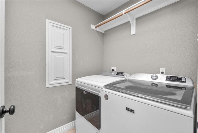 2443 Iniesta Lane, League City, TX 77573