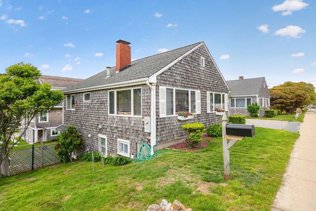 424 Grand Avenue, Falmouth, MA 02540