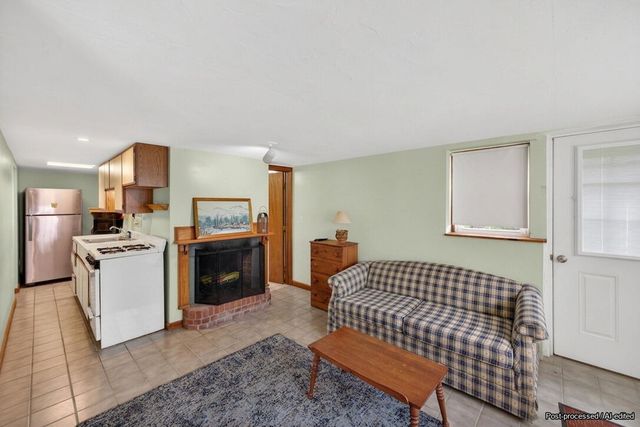 424 Grand Avenue, Falmouth, MA 02540