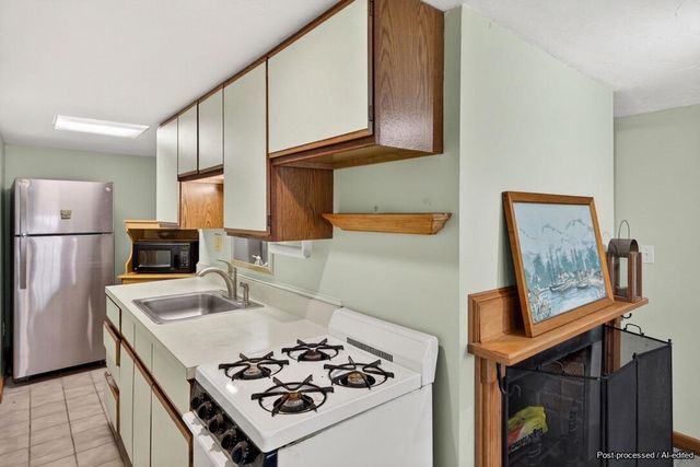 424 Grand Avenue, Falmouth, MA 02540