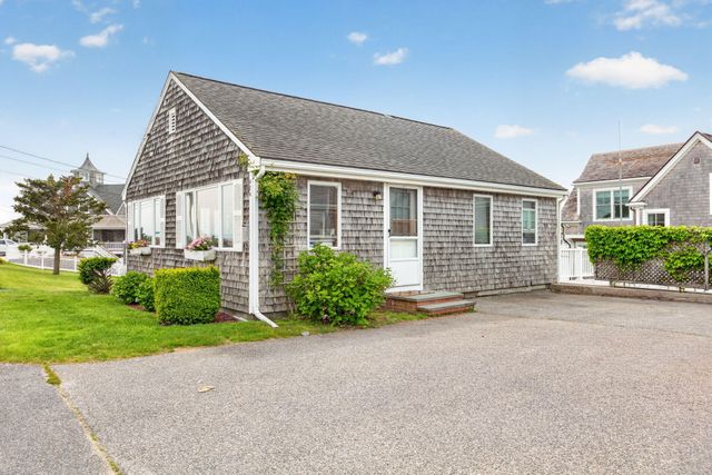 424 Grand Avenue, Falmouth, MA 02540