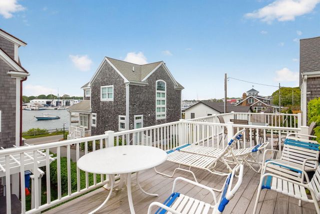 424 Grand Avenue, Falmouth, MA 02540