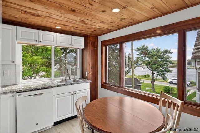 424 Grand Avenue, Falmouth, MA 02540