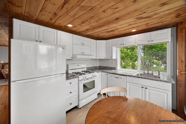 424 Grand Avenue, Falmouth, MA 02540