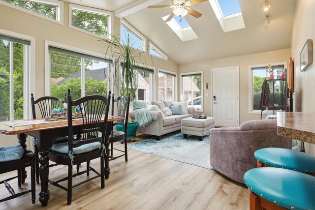 3929 S Lake DRIVE, Saint Francis, WI 53235