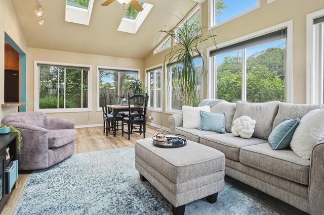 3929 S Lake DRIVE, Saint Francis, WI 53235