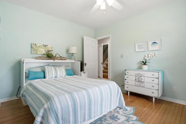 3929 S Lake DRIVE, Saint Francis, WI 53235